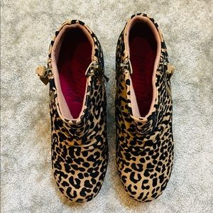 Blowfish girls’ suede leopard boots! Never worn!